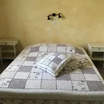 Joelle Et Daniel Bed & Breakfast Entrevaux