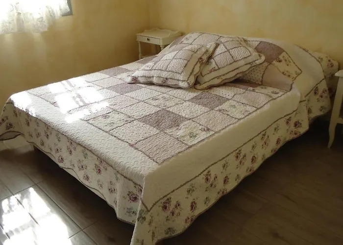 Joelle Et Daniel Bed & Breakfast