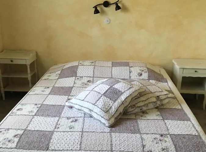 Joelle Et Daniel Bed & Breakfast Entrevaux