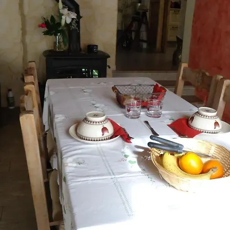 Joelle Et Daniel Bed & Breakfast